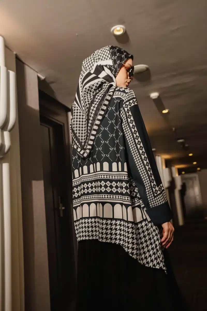Monogram Lady Tunic Black - Image 4