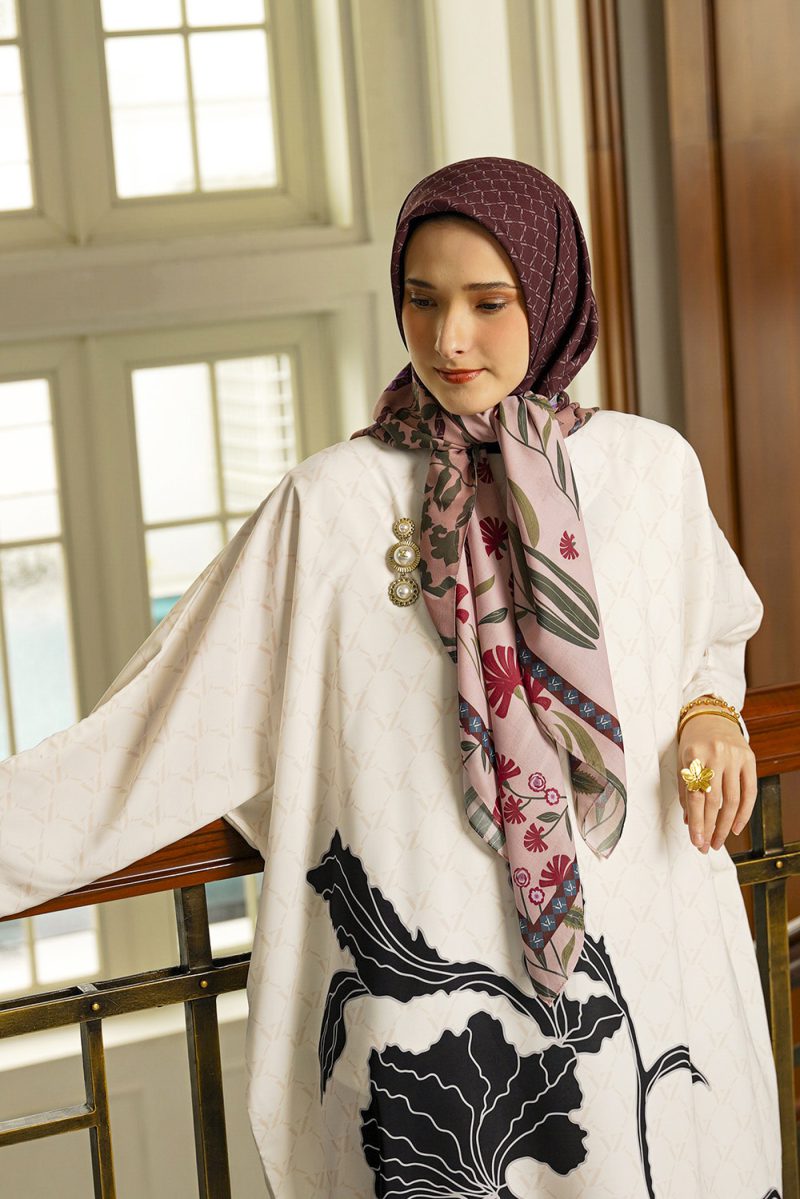 VZ Fiori Scarf - Maroon - Image 2