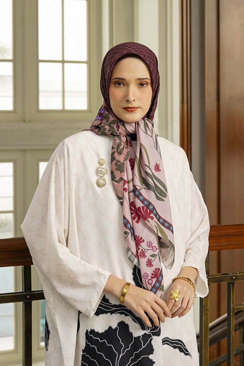 VZ Fiori Scarf - Maroon