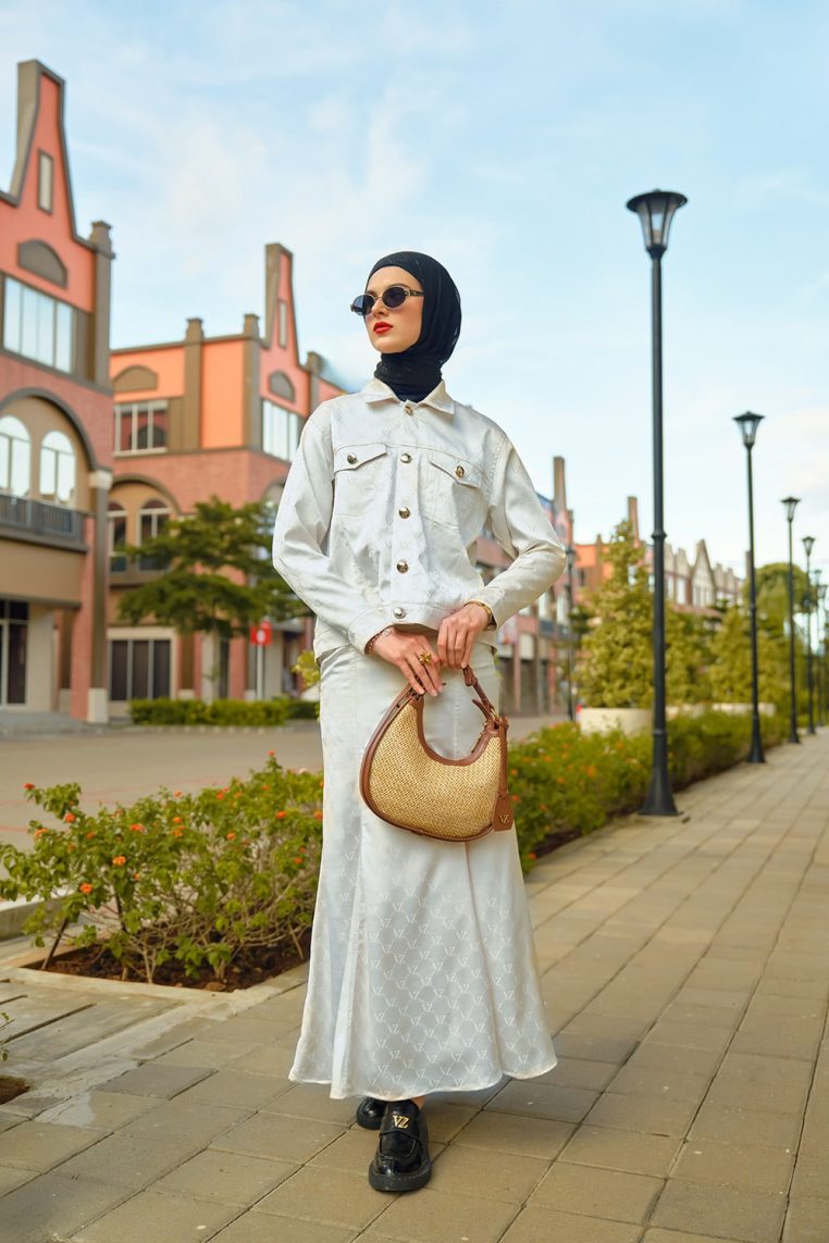 VZ Neoma Set - Broken White