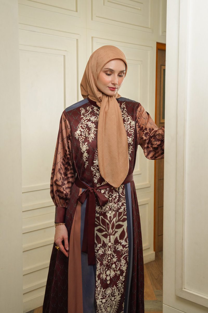 VZ Eminence Dress - Dark Maroon - Image 3
