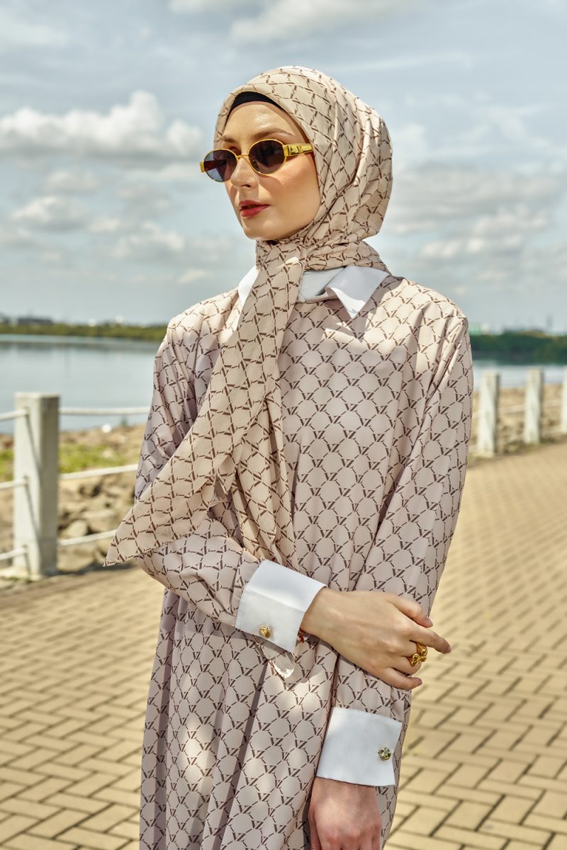 VZ Vivere Scarf - Seed Pearl - Image 5