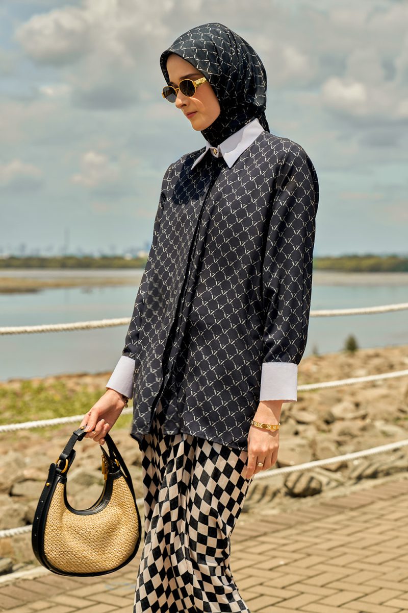 VZ Vivere Top - Black - Image 2
