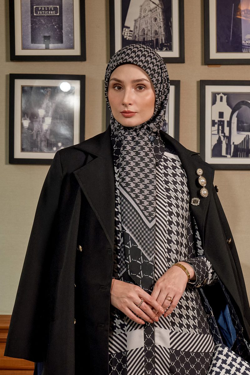 VZ Rufayya Scarf - Black