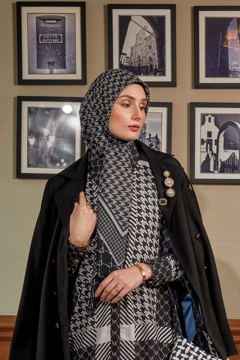 VZ Rufayya Scarf - Black - Image 4