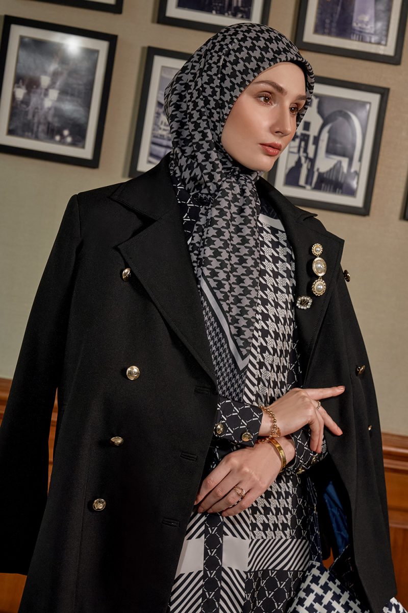 VZ Rufayya Scarf - Black - Image 3