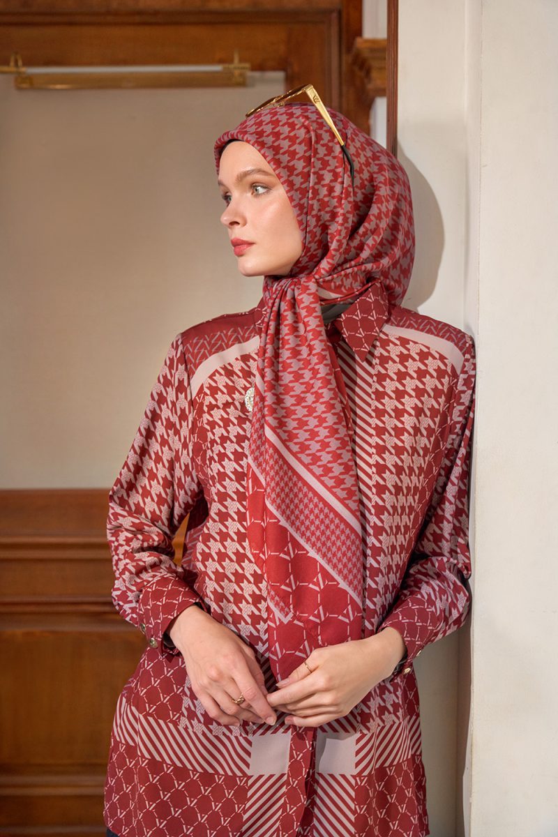 VZ Rufayya Scarf - Deep Maroon - Image 3