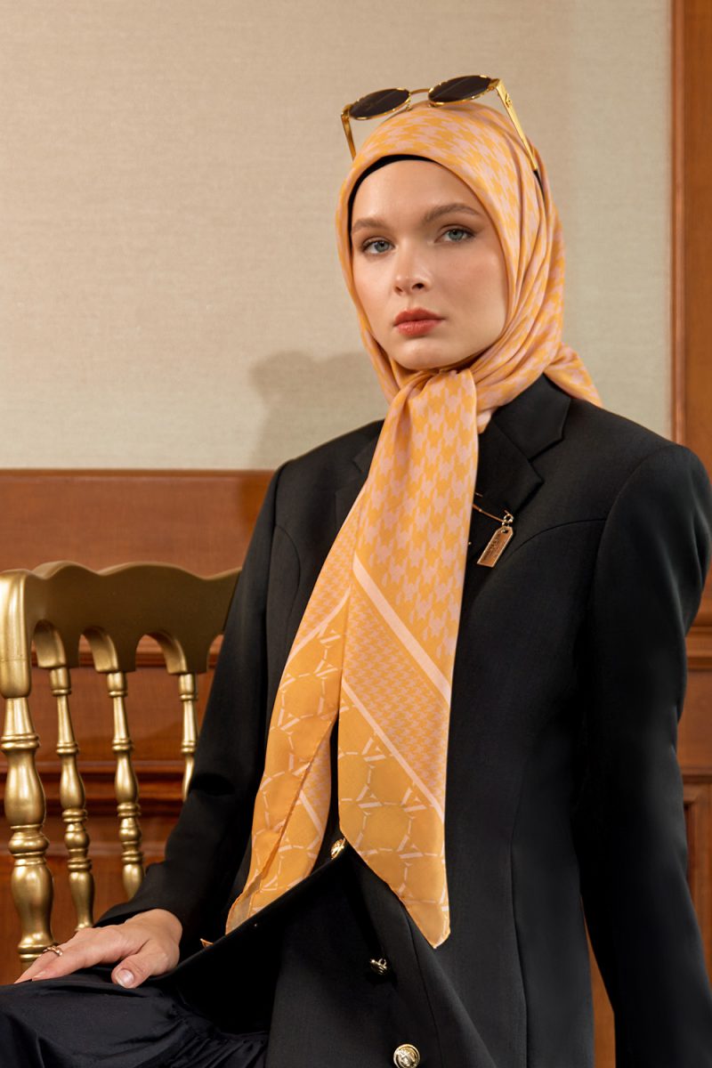 VZ Rufayya Scarf - Amber - Image 4