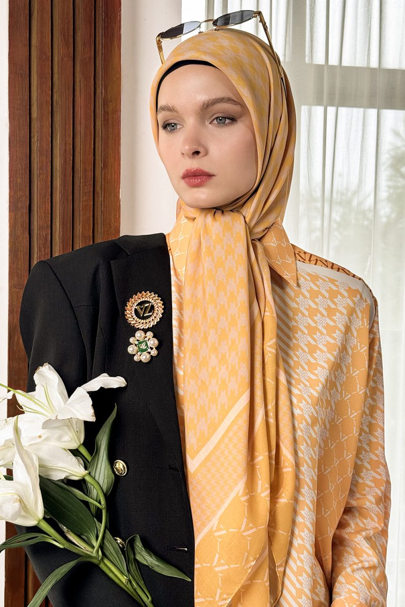 VZ Rufayya Scarf - Amber - Image 7
