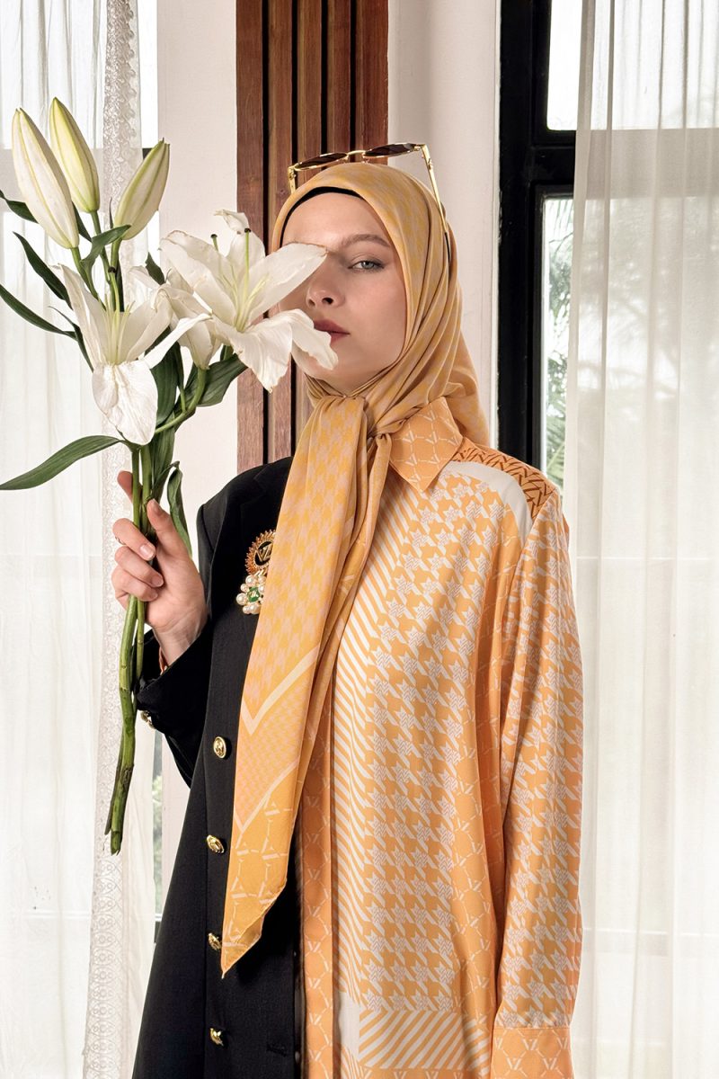 VZ Rufayya Scarf - Amber - Image 3