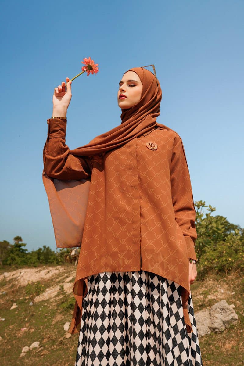 Signature Embossed Top - Choco
