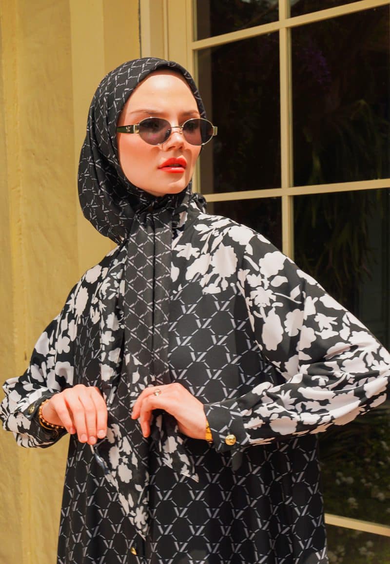 VZ Avaia Scarf - Black - Image 4