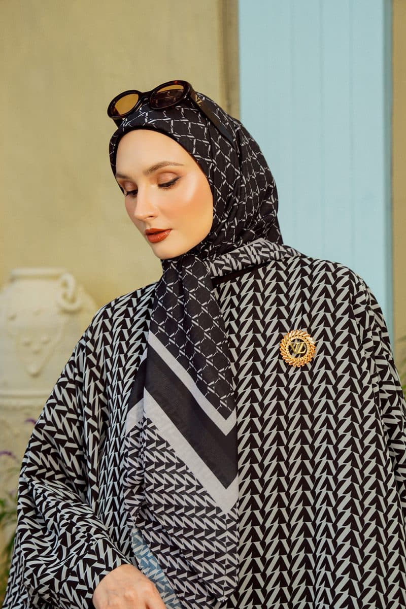 Monogram Scarf 3.0 - Black-White - Image 5