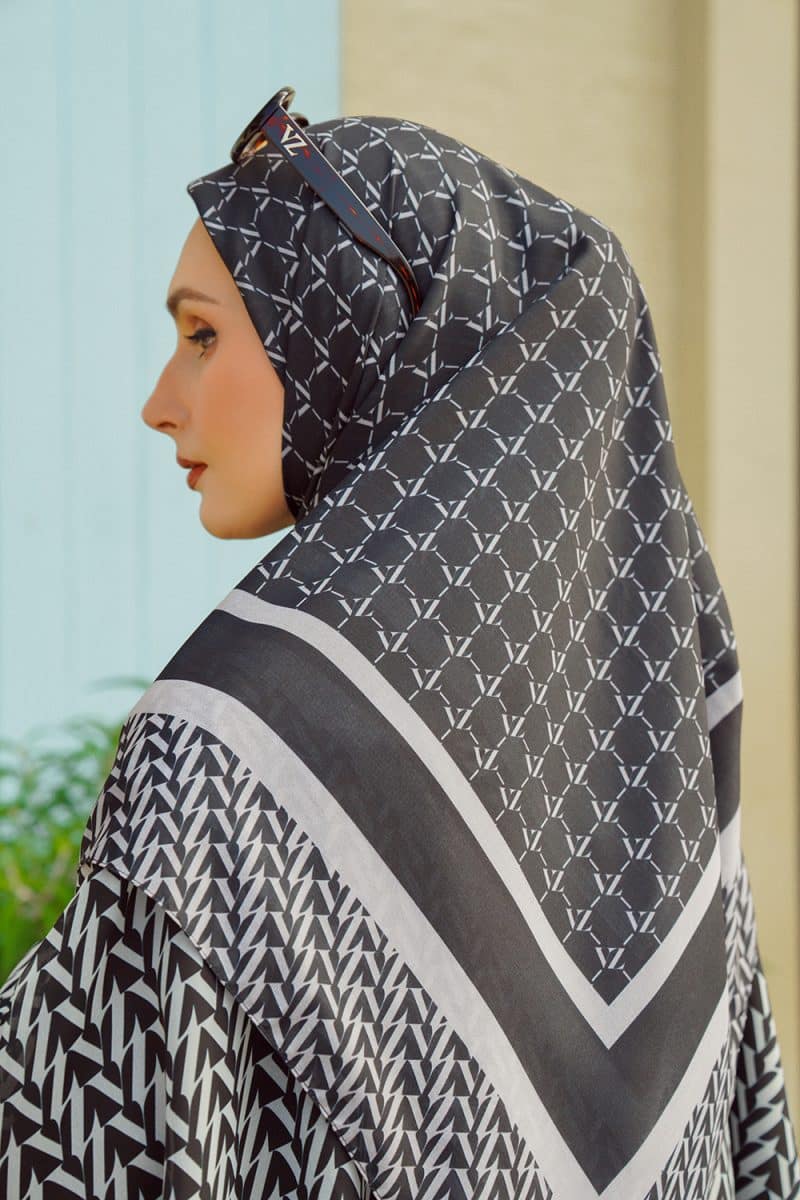 Monogram Scarf 3.0 - Black-White - Image 3