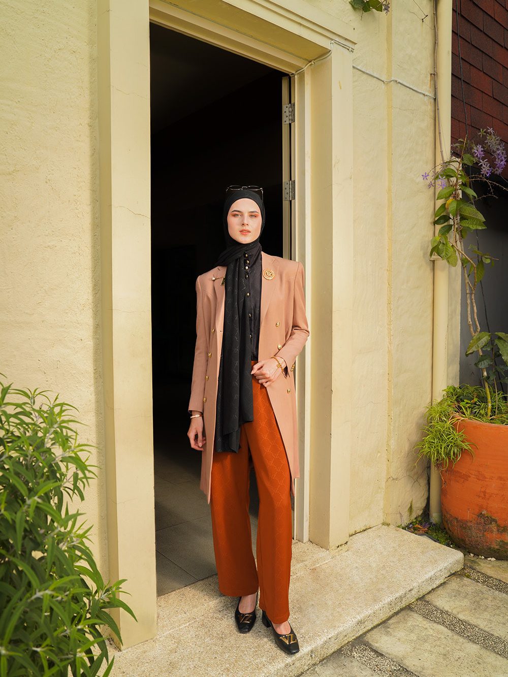 VZ Signature Embossed Pants - Brown