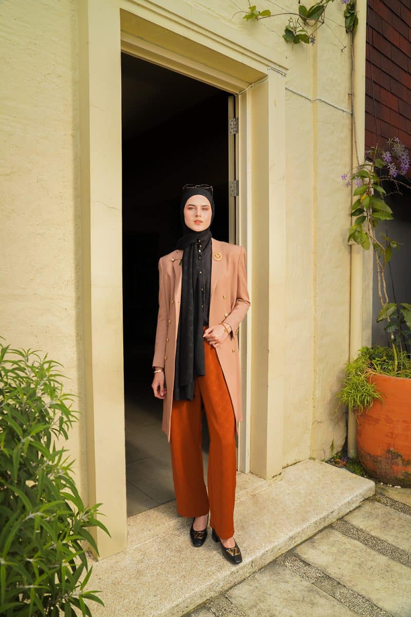 VZ Signature Embossed Pants - Brown - Image 3