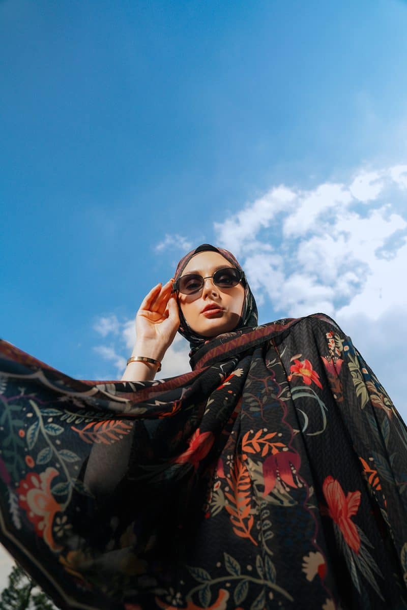 VZ Caeloura Pashmina - Black - Image 6