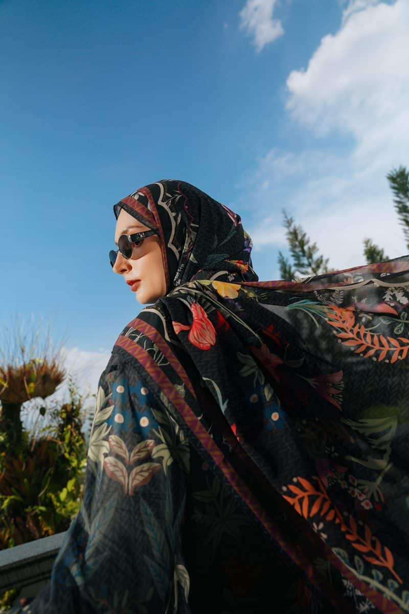 VZ Caeloura Pashmina - Black - Image 2