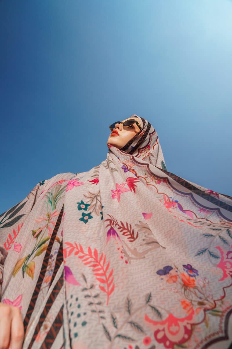 VZ Caeloura Pashmina - Sandshell - Image 5