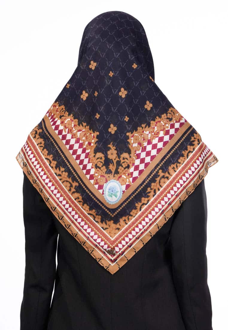 VZ Clemyra Scarf - Black - Image 3