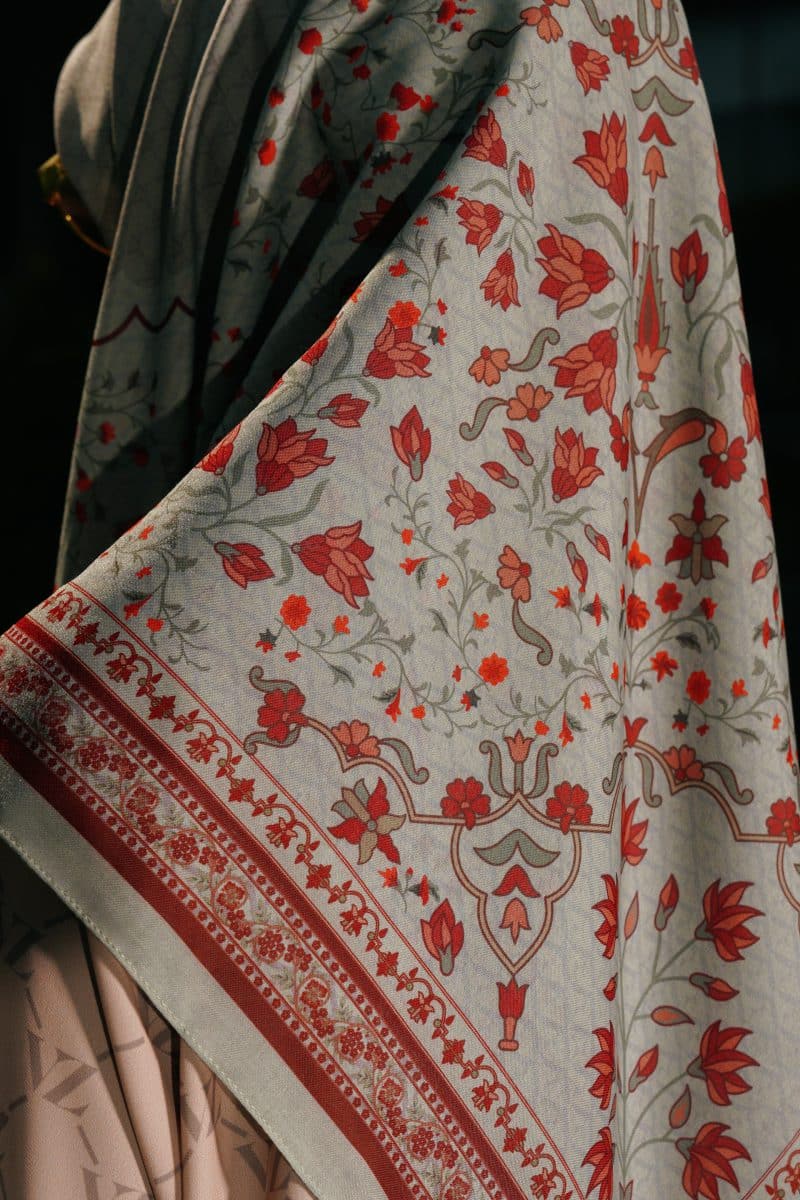 VZ Lysoura Scarf - Warm Sage - Image 4