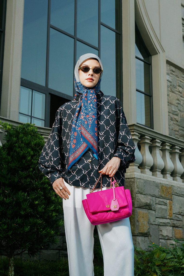 VZ Kathlea Top - Black