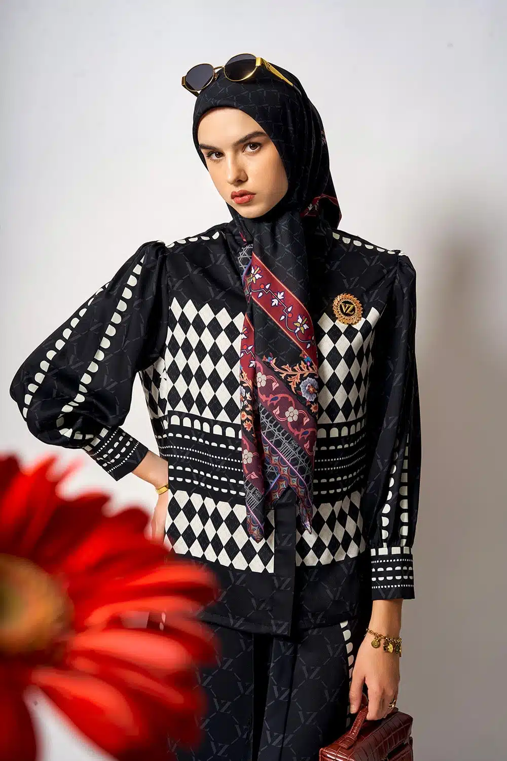VZ Sharlene Scarf - Black - Image 2