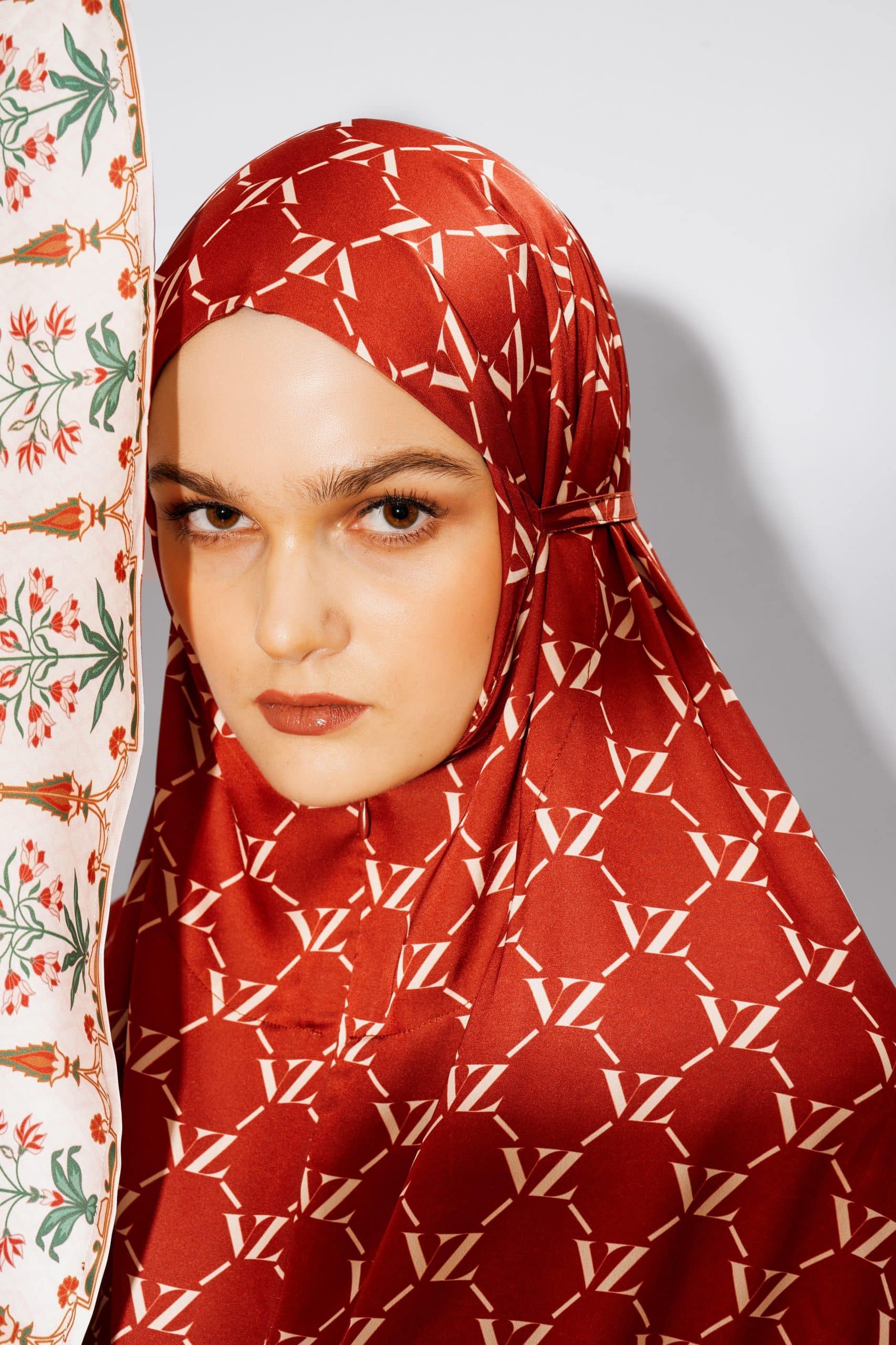 VZ Azaleira Prayer Set-Maroon - Image 4