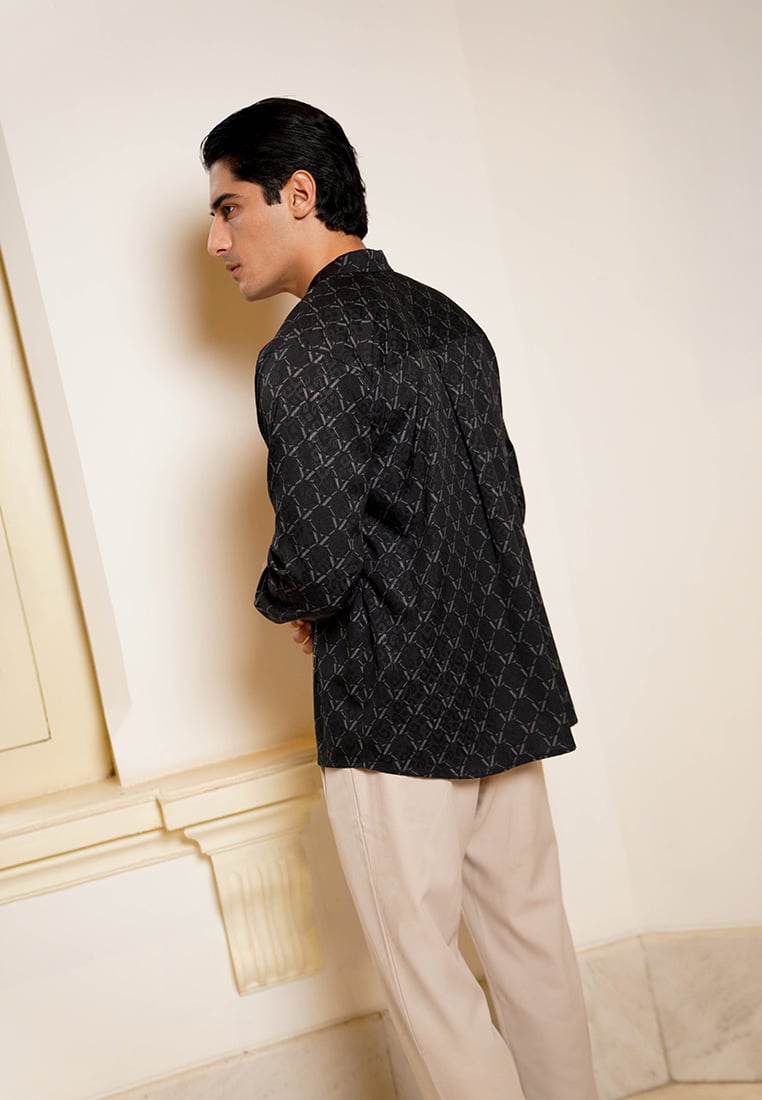 VZ Qaisyaraa Long Shirt - Black - Image 6