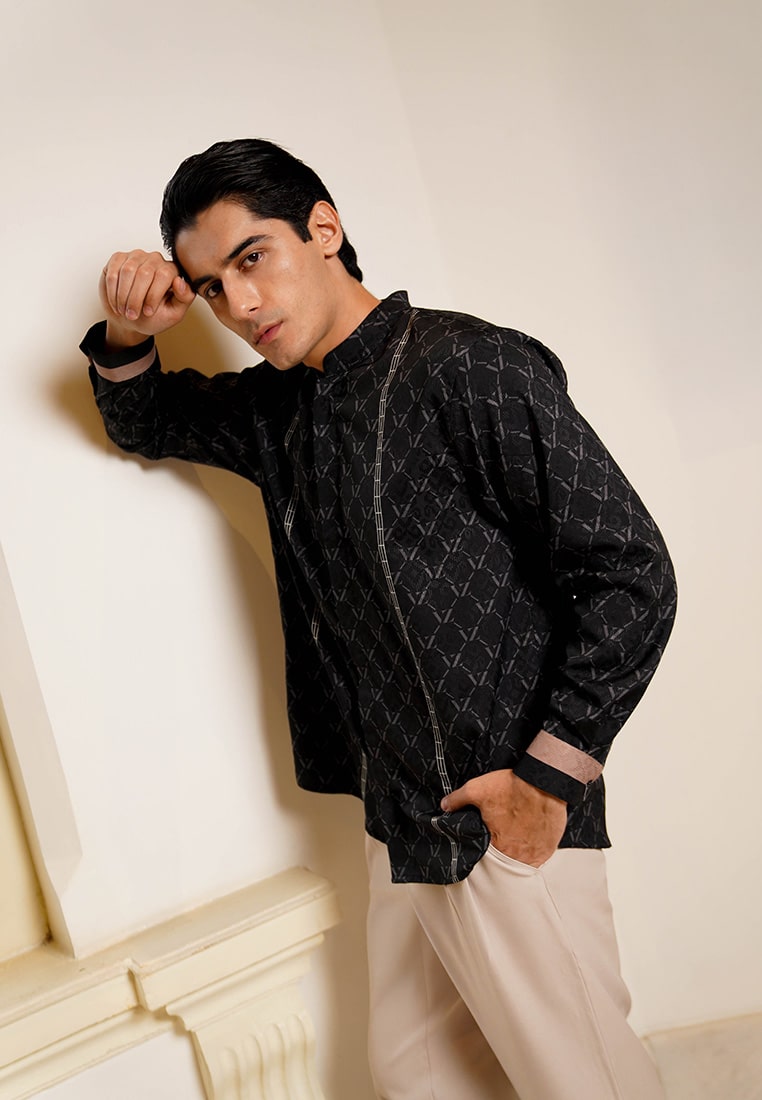 VZ Qaisyaraa Long Shirt - Black - Image 4