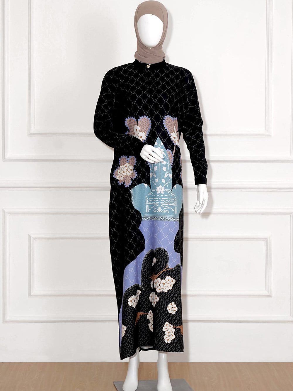 VZ Qaisyaraa Kaftan - Black