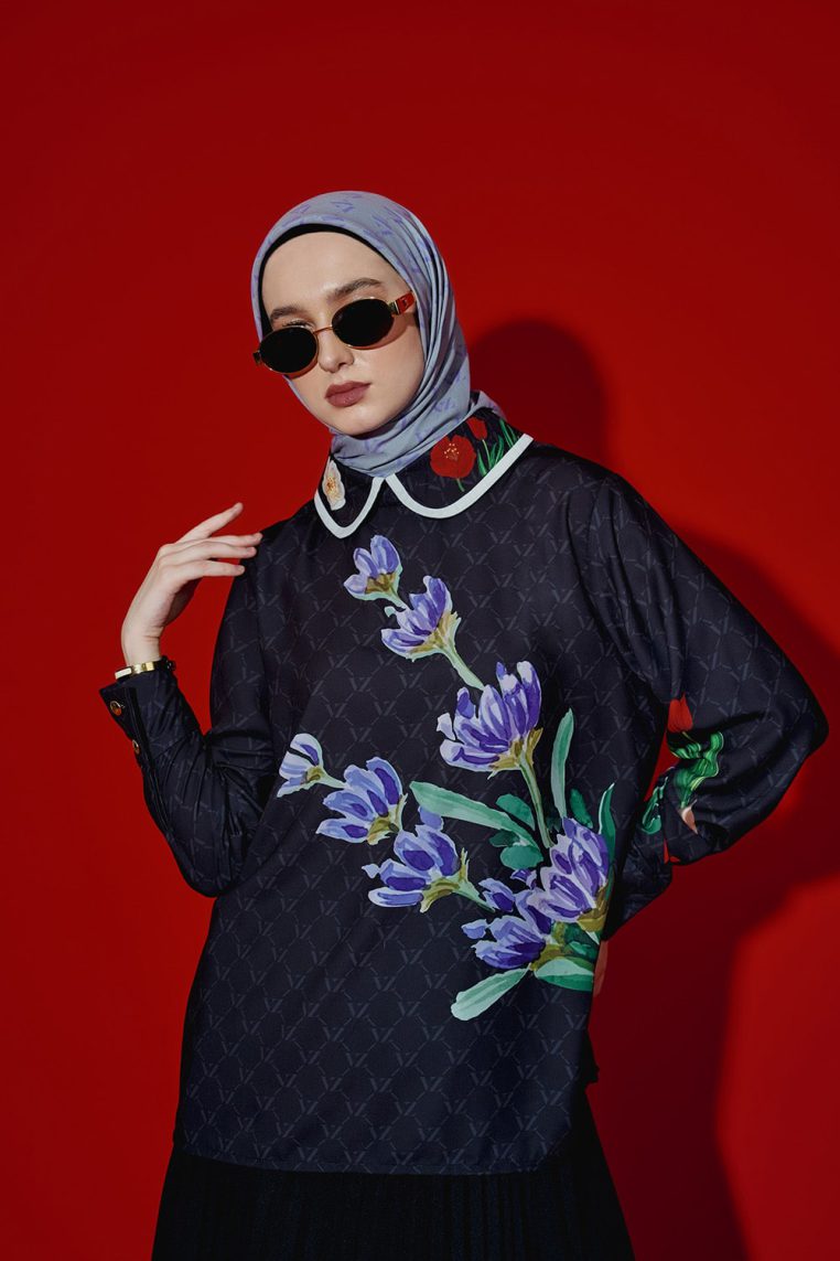 VZ Thalyndra Top-Black