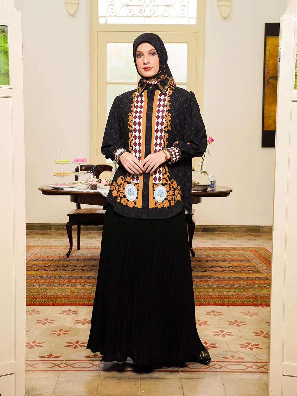 VZ Clemyra Top - Black