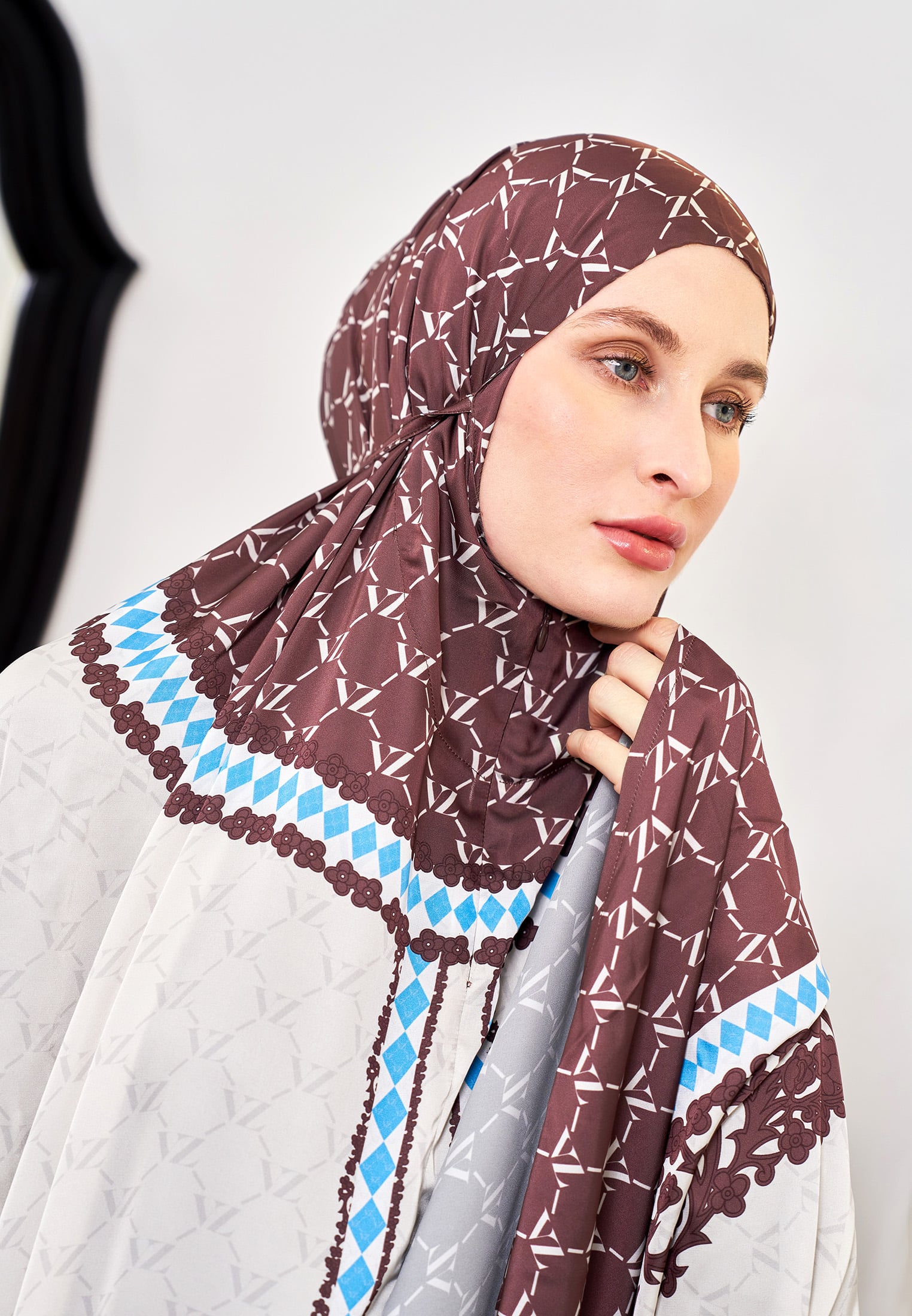 VZ Clemyra Prayer Set - Ivory - Image 3