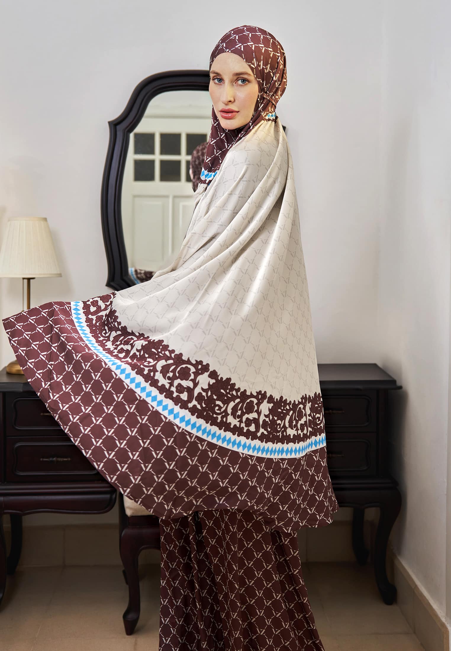 VZ Clemyra Prayer Set - Ivory - Image 7