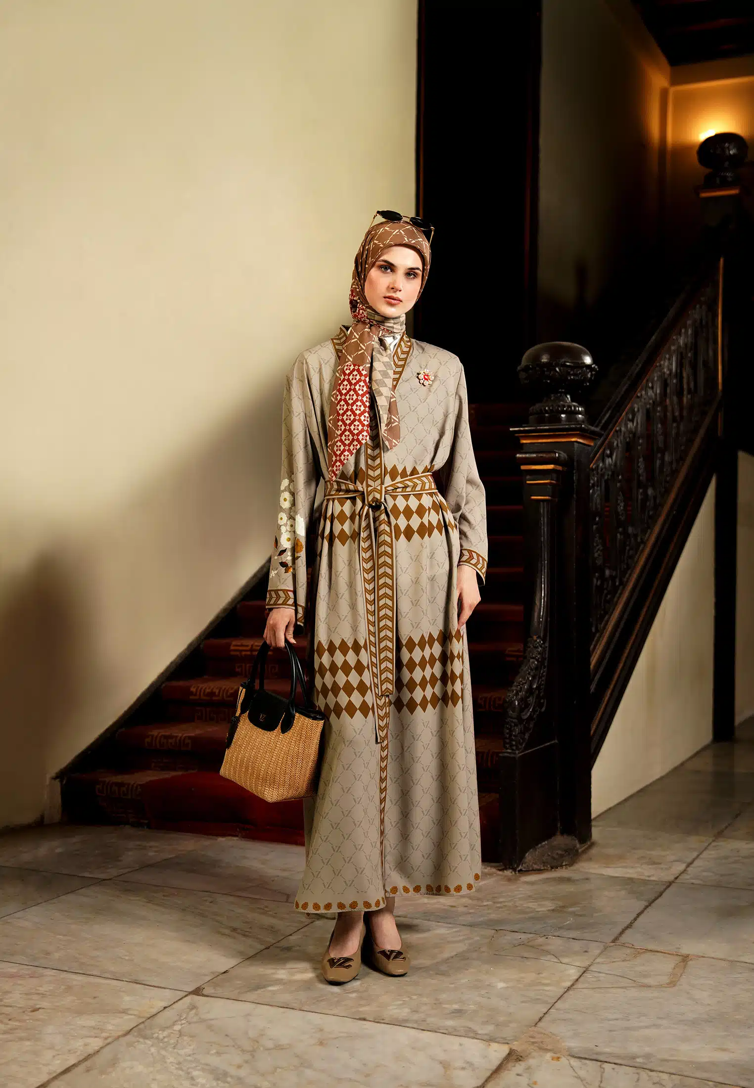 VZ Llaryona Abaya - Cream Tan