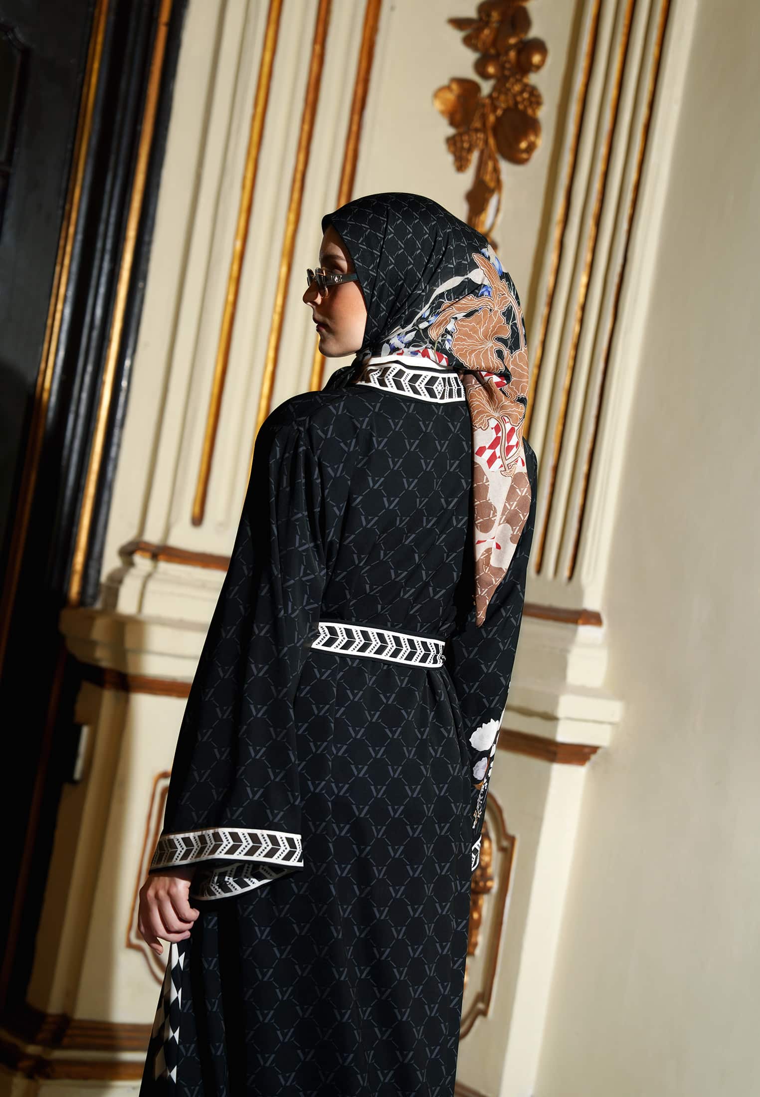 VZ Llaryona Abaya - Black - Image 7
