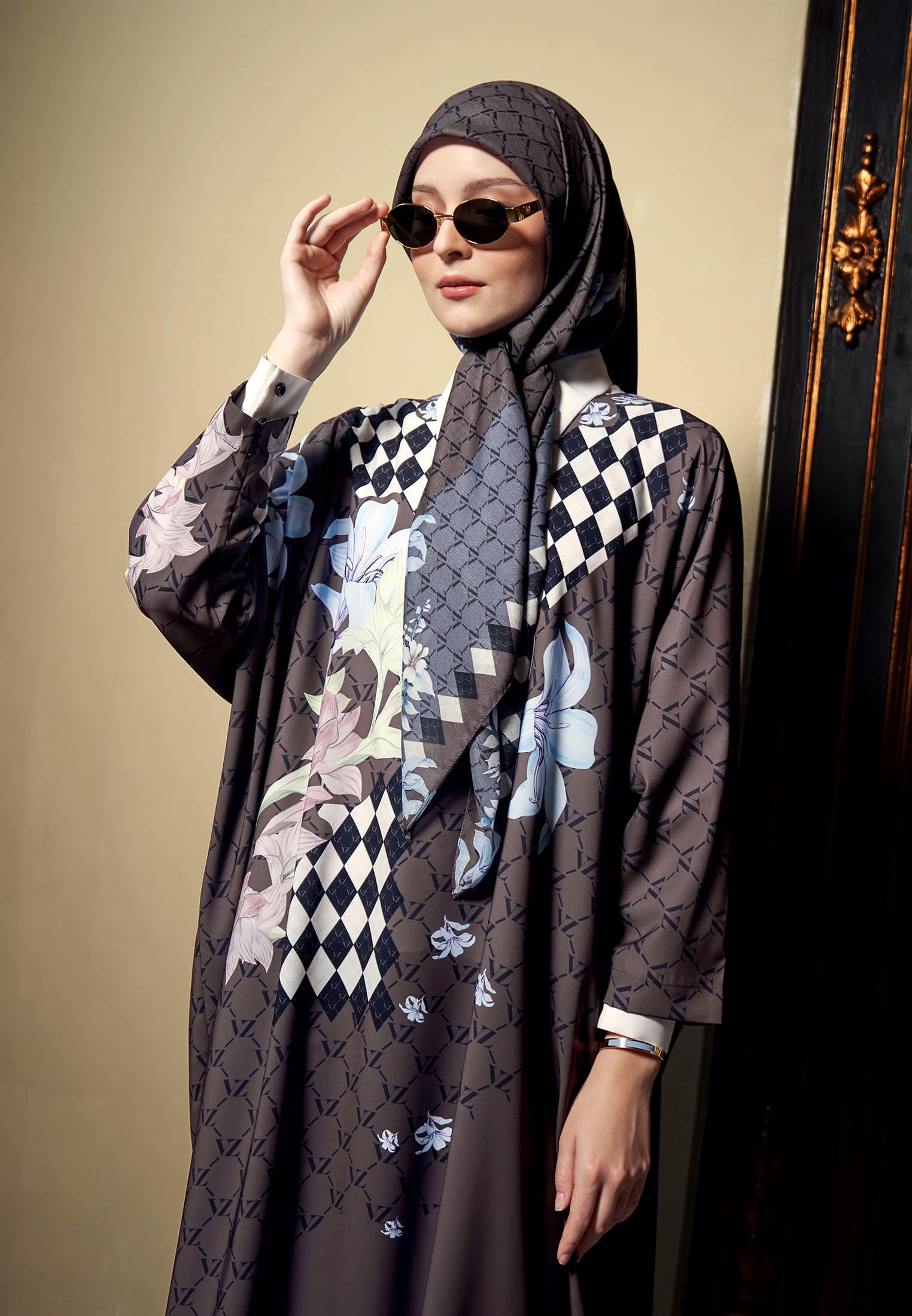 VZ Tavieraa Kaftan - Charcoal - Image 2