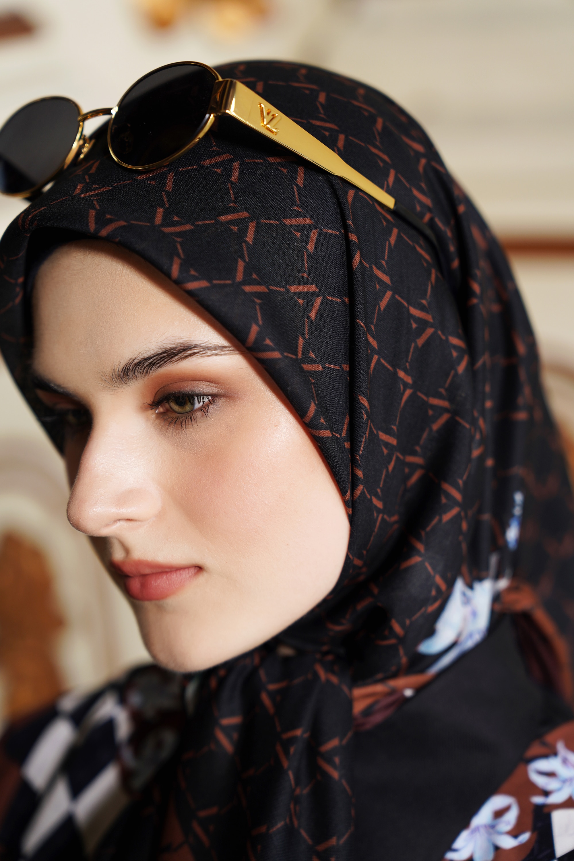 VZ Tavieraa Scarf - Brunette - Image 2