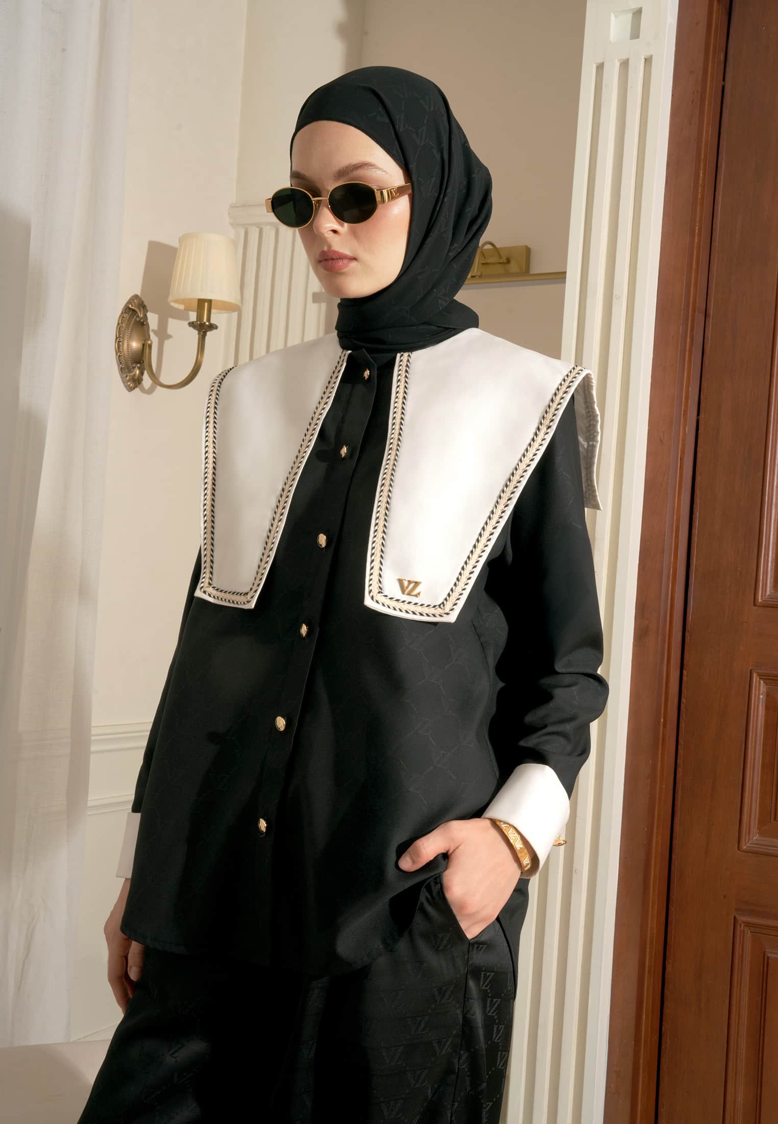 VZ Quincy Top - Black