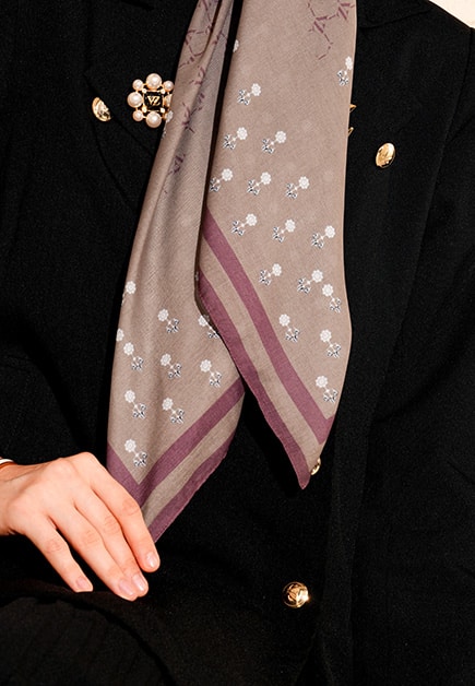 VZ Delune Scarf - Prairie Sand - Image 6