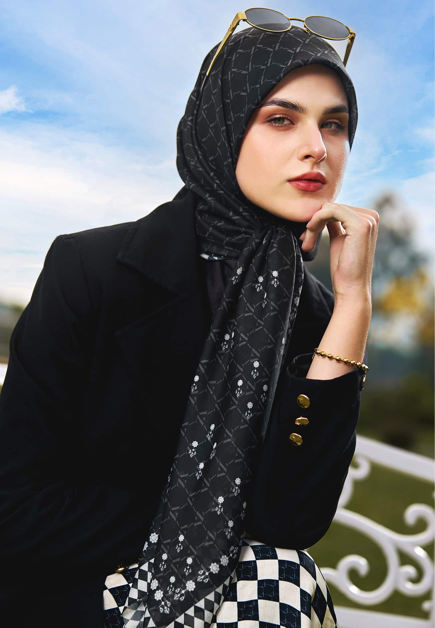 VZ Phoebee Scarf - Black