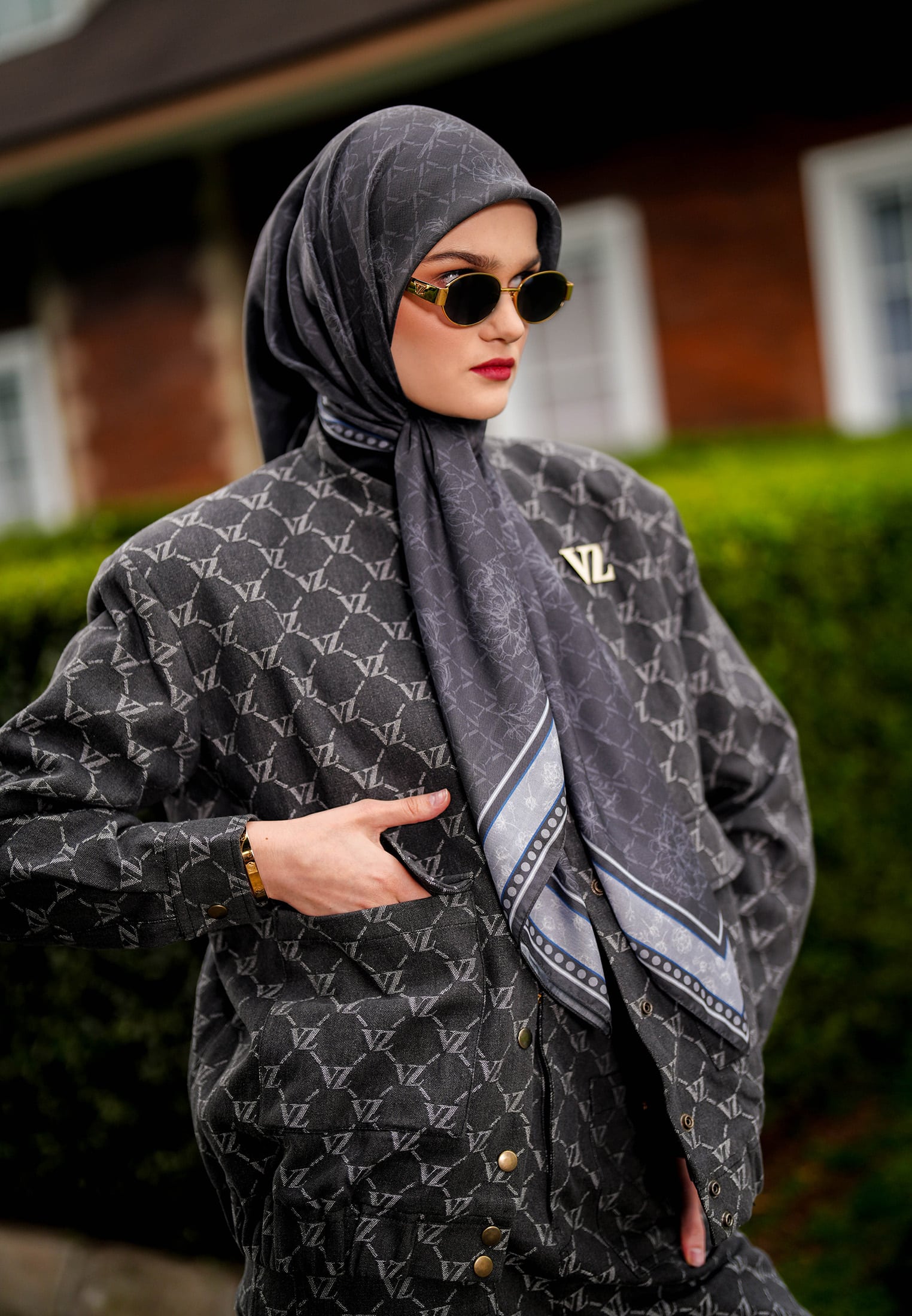 VZ Signaire Scarf 2.0 - Charcoal - Image 2