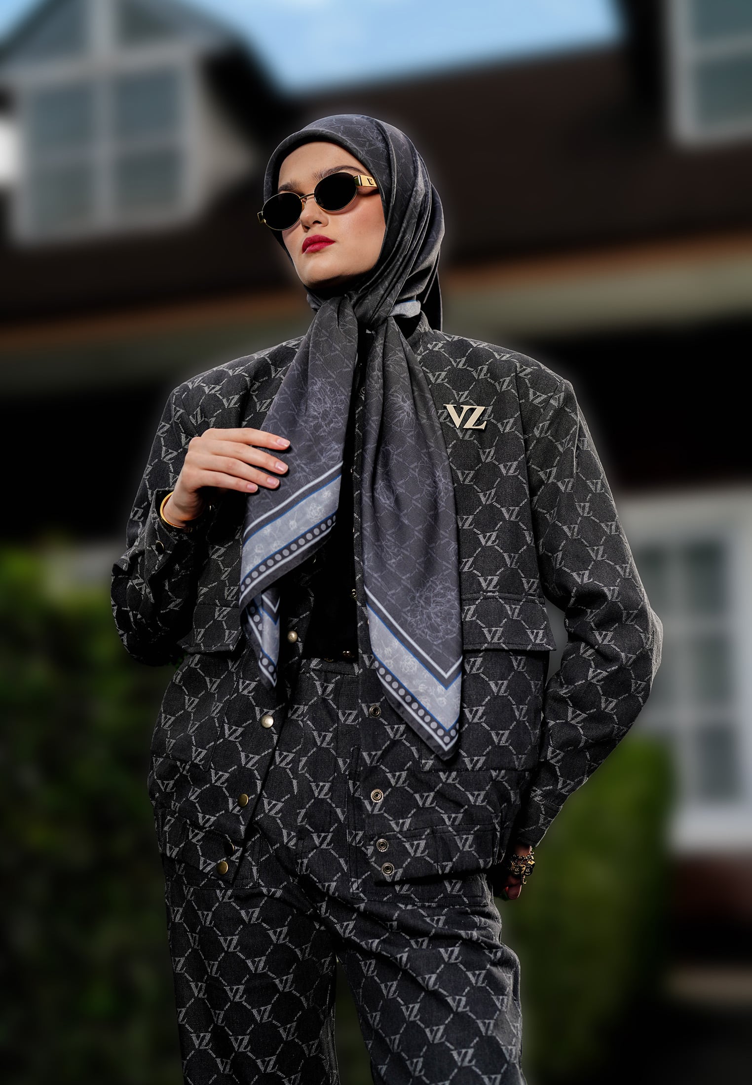 VZ Signaire Scarf 2.0 - Charcoal - Image 5