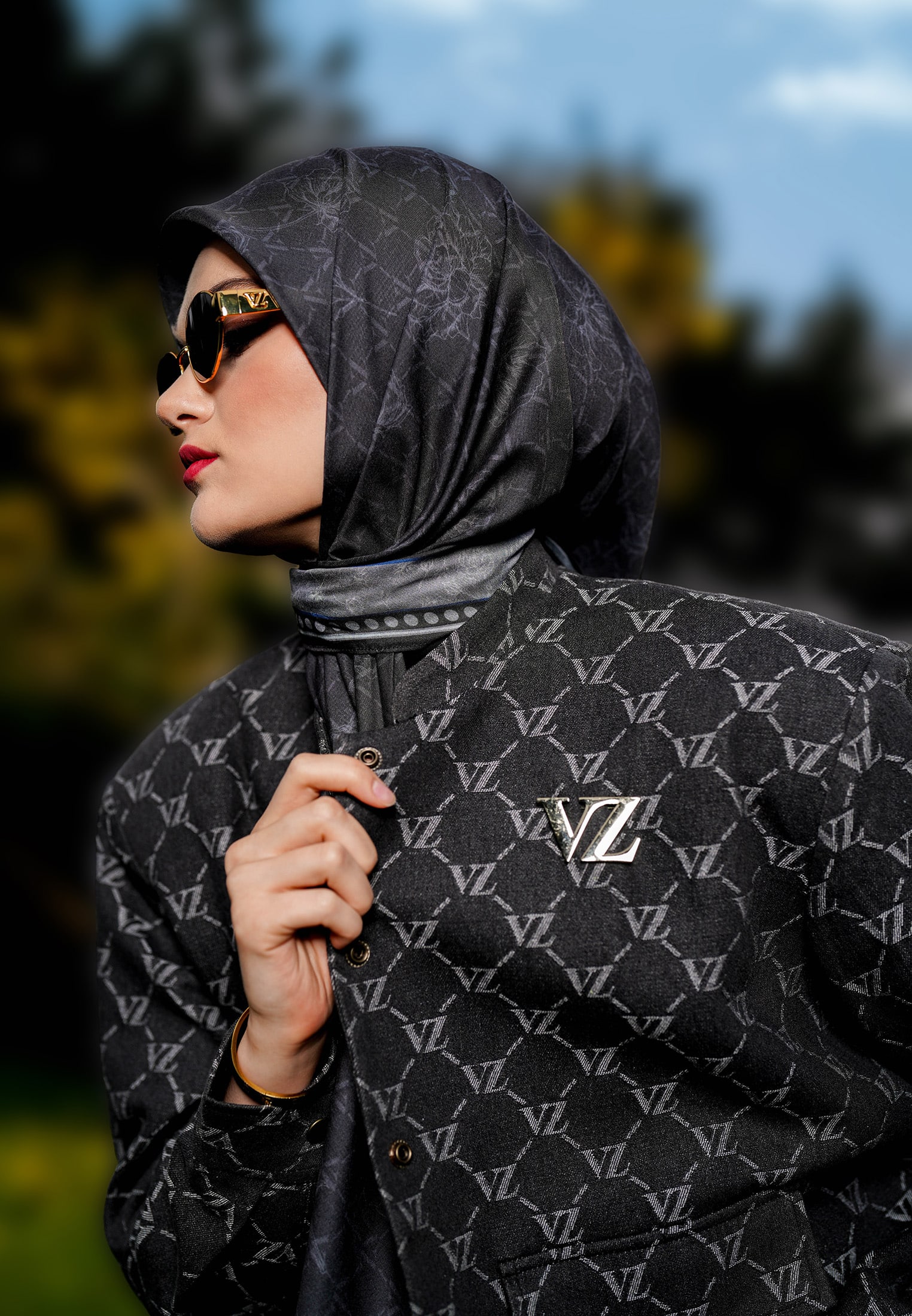VZ Signaire Scarf 2.0 - Charcoal - Image 6