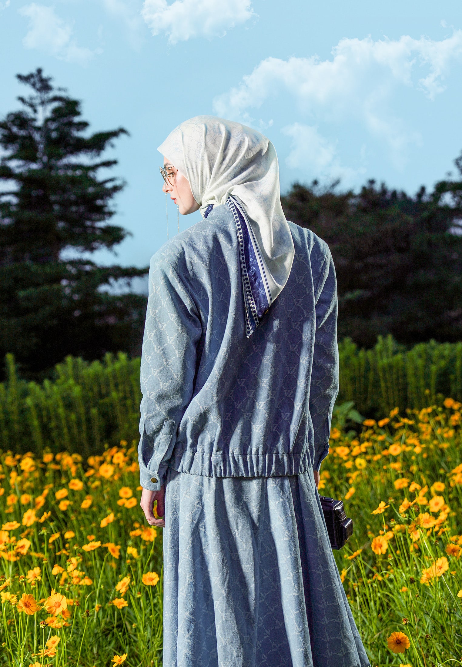 VZ Signaire Scarf - Light Blue - Image 8
