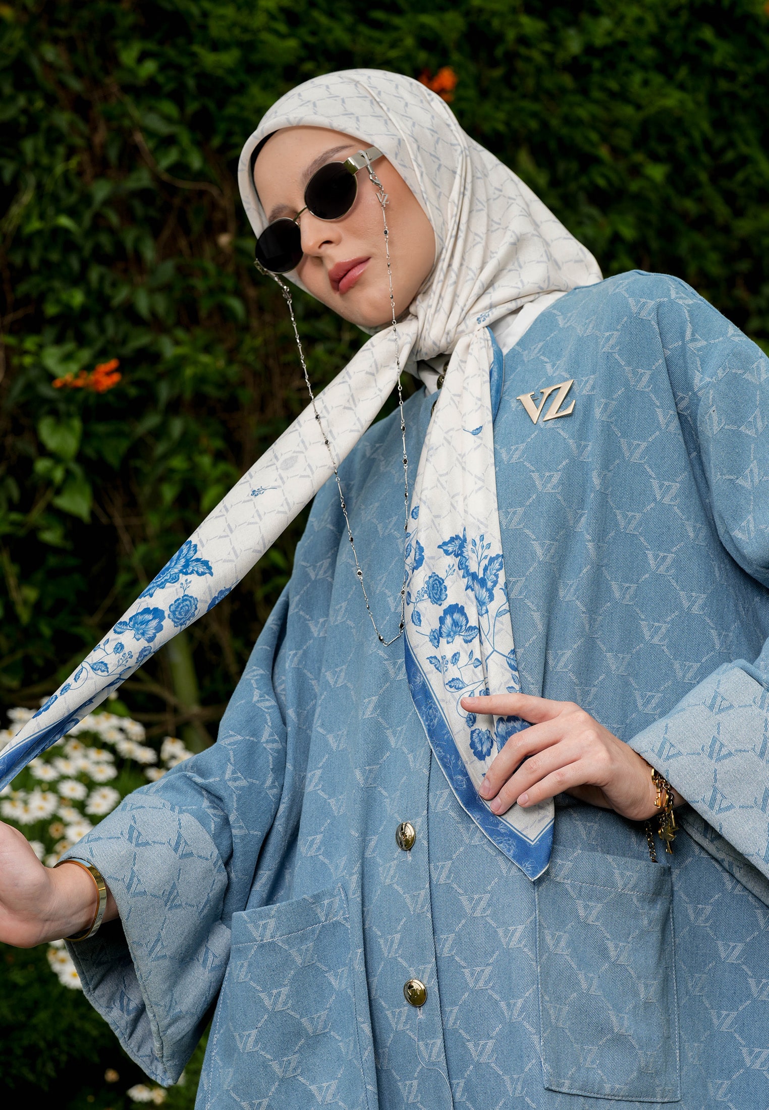 VZ Signaire Scarf - Light Blue - Image 5