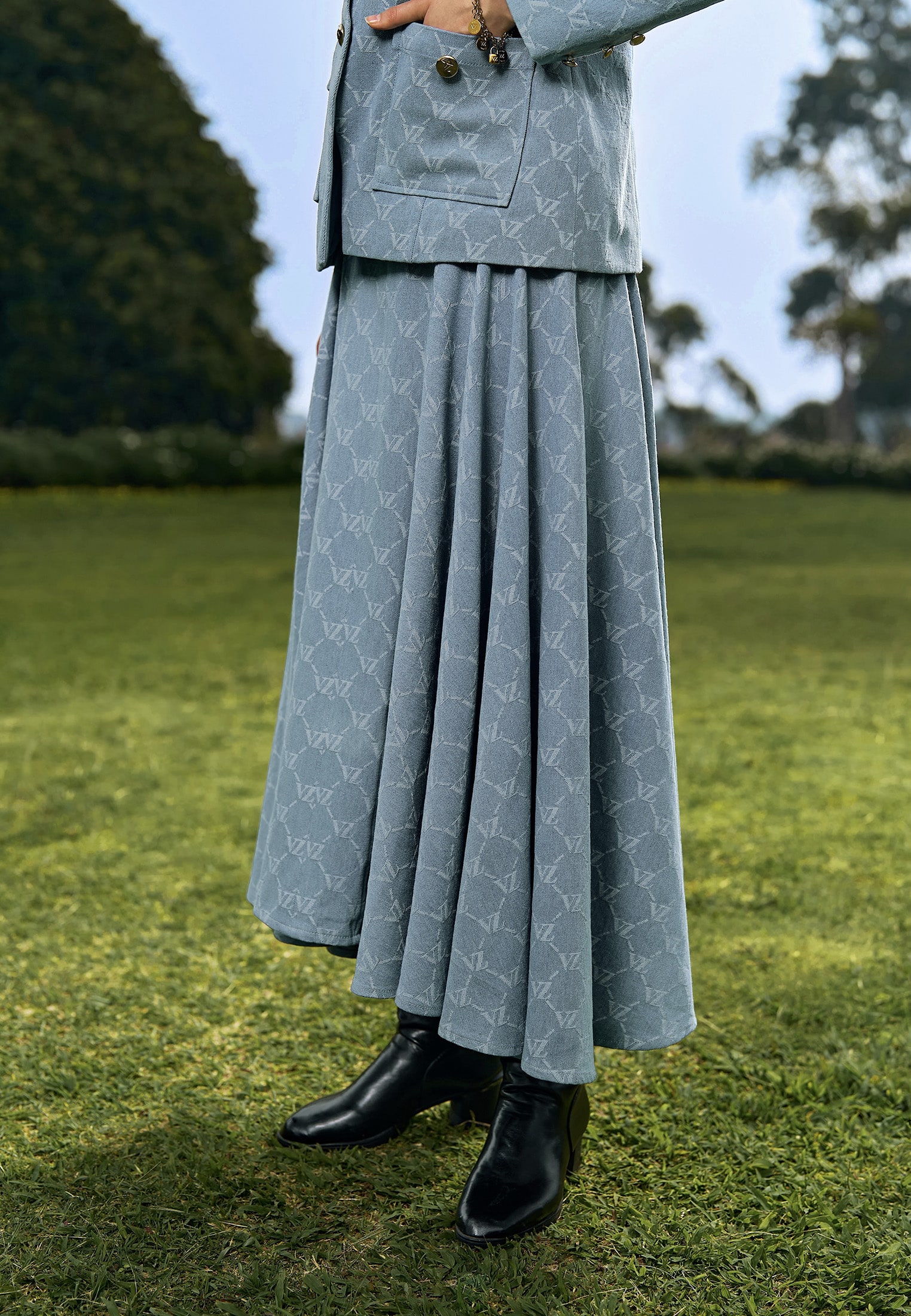 VZ Signaire Skirt Set - Light Blue - Image 9